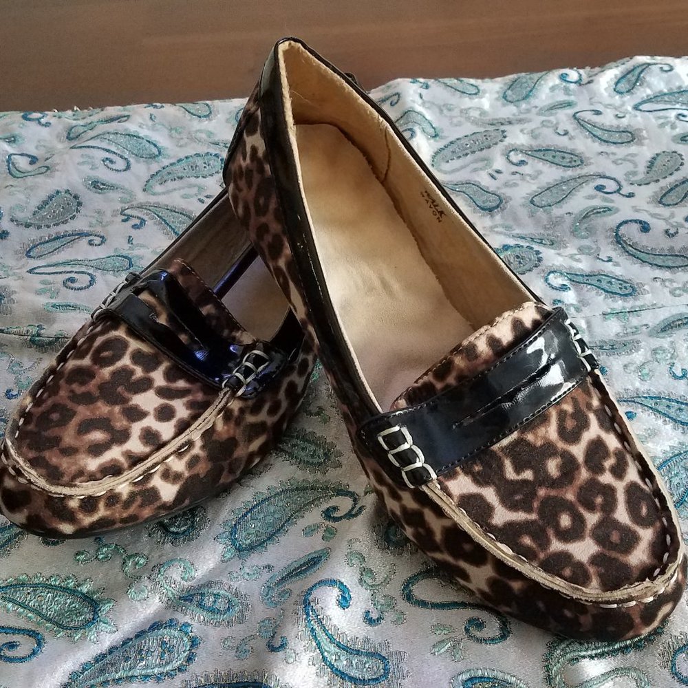 Avon: Animal print loafers - Picture 1 of 2